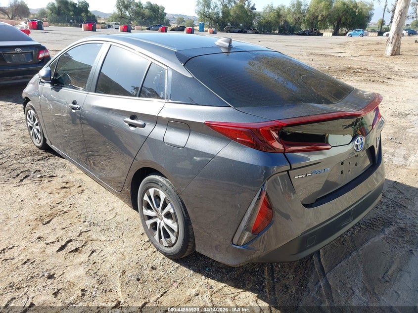 VIN JTDKAMFPXN3207695 2022 TOYOTA PRIUS PRIME XLE