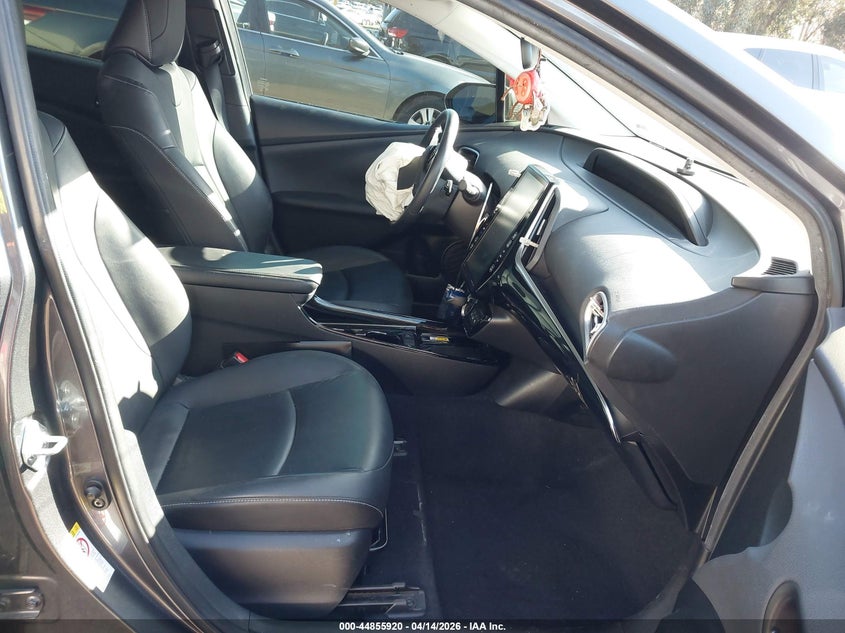 VIN JTDKAMFPXN3207695 2022 TOYOTA PRIUS PRIME XLE