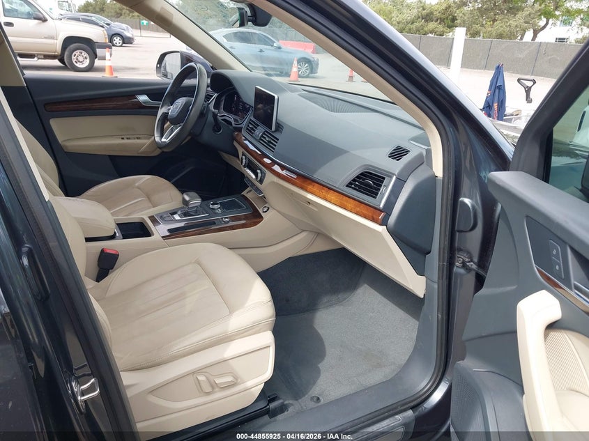 2018 Audi Q5 2.0T Premium/2.0T Tech Premium