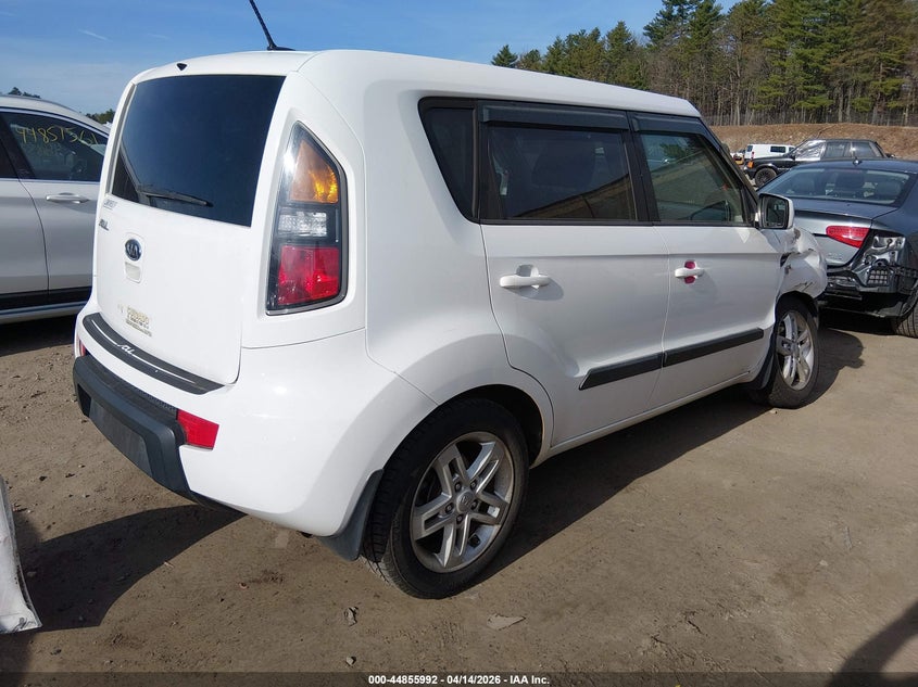 2011 Kia Soul +