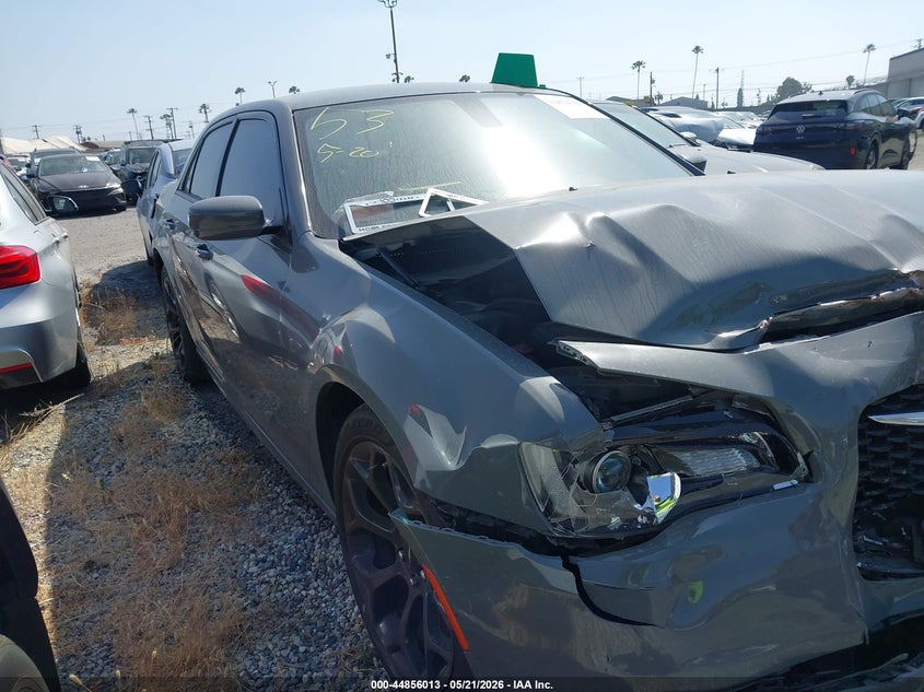 CHRYSLER 300 2019. Lot# 44856013. VIN 2C3CCABTXKH689825. Photo 1