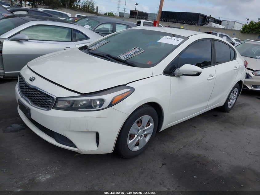 2017 Kia Forte 2.0 Lx white Lot 111044856196 Vin 3KPFK4A78HE044984