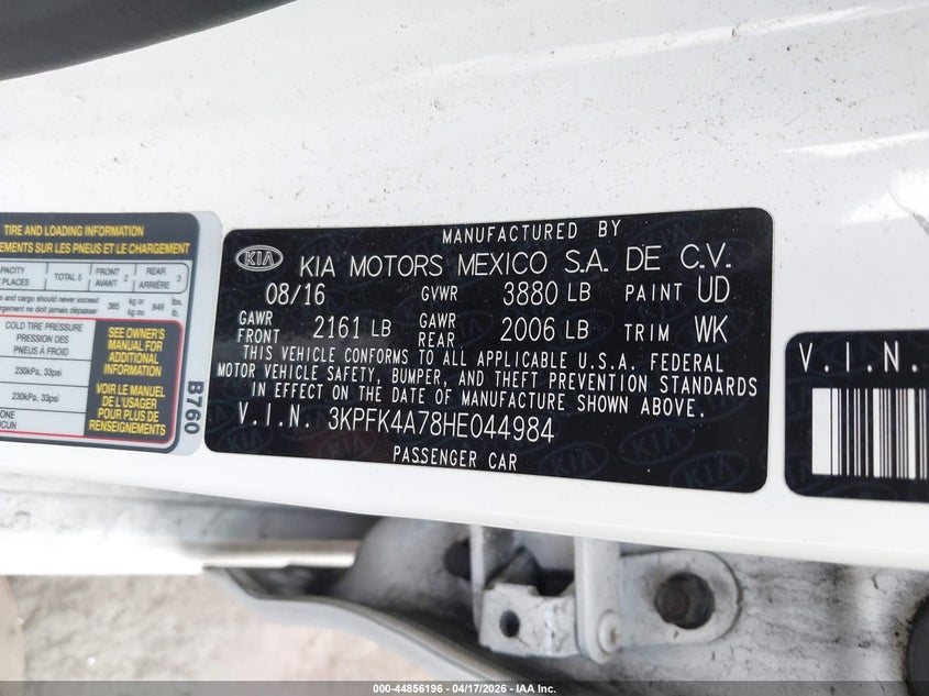 3KPFK4A78HE044984 2017 Kia Forte 2.0 Lx white