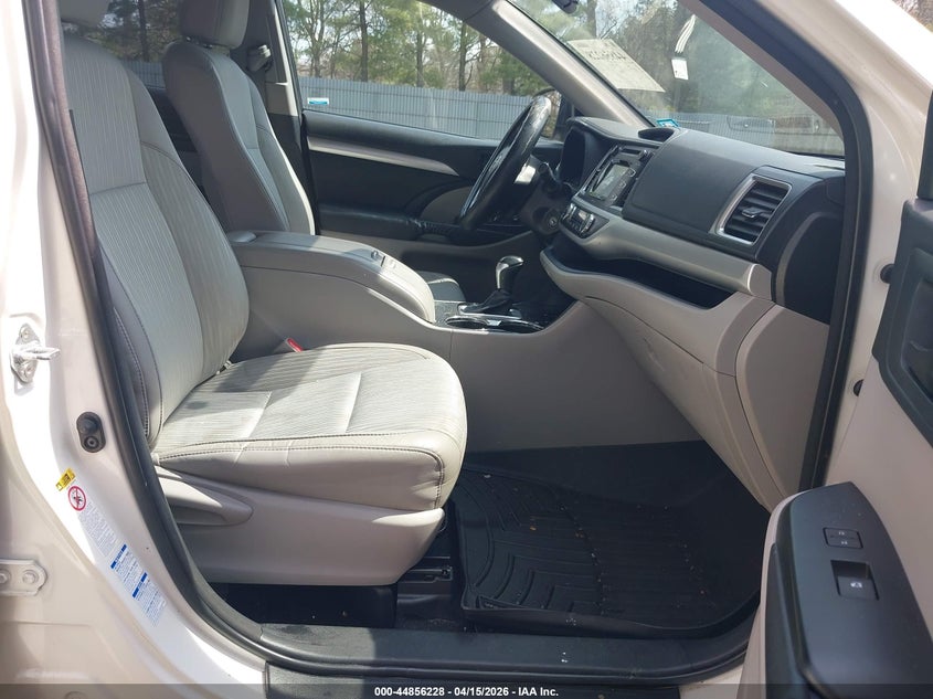 2015 Toyota Highlander Le Plus V6 VIN: 5TDBKRFH4FS074421 Lot: 44856228