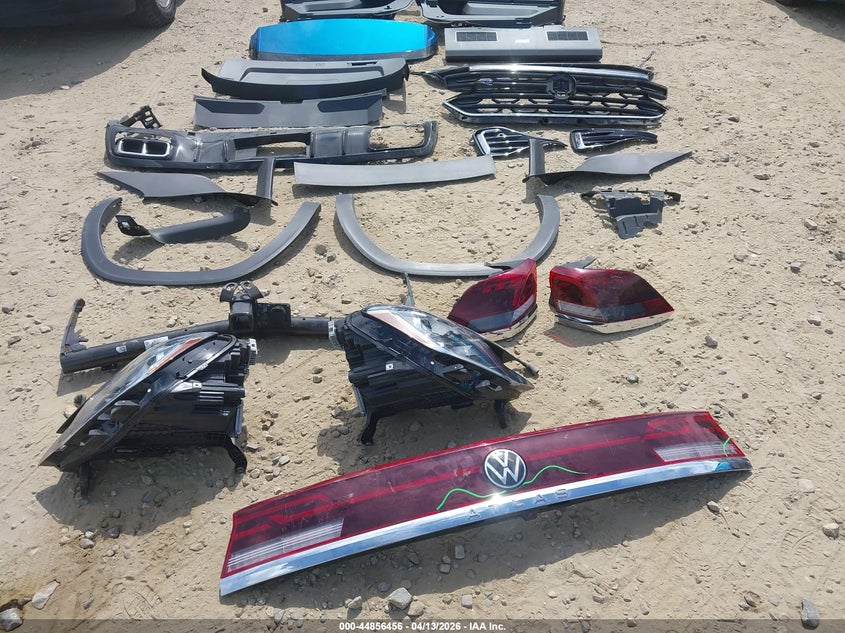 2024 Volkswagen Atlas Cross Sport 2.0T Sel R-Line VIN: 1V2AE2CAXRC222321 Lot: 44856456