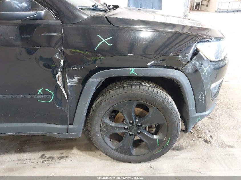 3C4NJDBB1KT744124 2019 Jeep Compass 2.4 Altitude 4X4 black