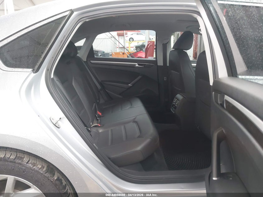 2018 Volkswagen Passat 2.0T Se VIN: 1VWBA7A36JC013047 Lot: 44856598