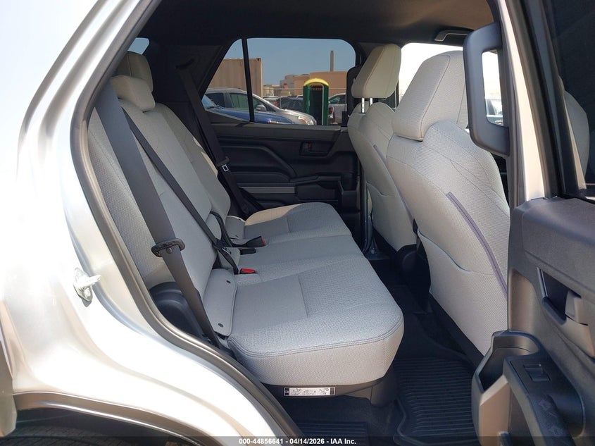 JTEVA5AR3T5009727 2026 Toyota 4runner 2.4 Sr5 silver