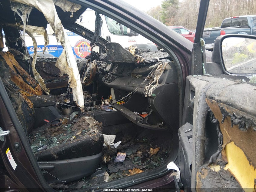 2017 TOYOTA RAV4 auction photo 5