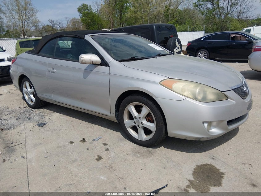 2005 Toyota Camry Solara Se