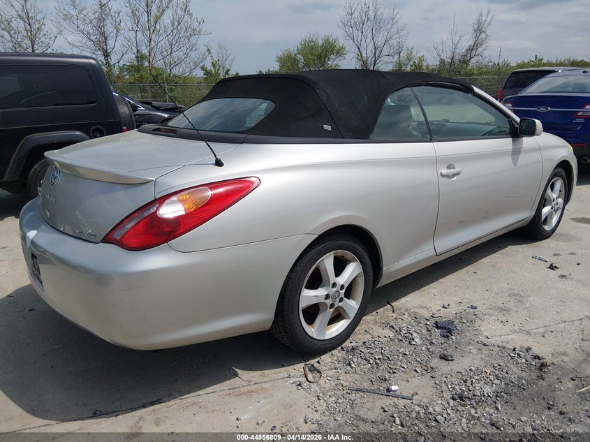 2005 Toyota Camry Solara Se