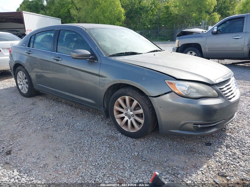 2013 Chrysler 200 Touring