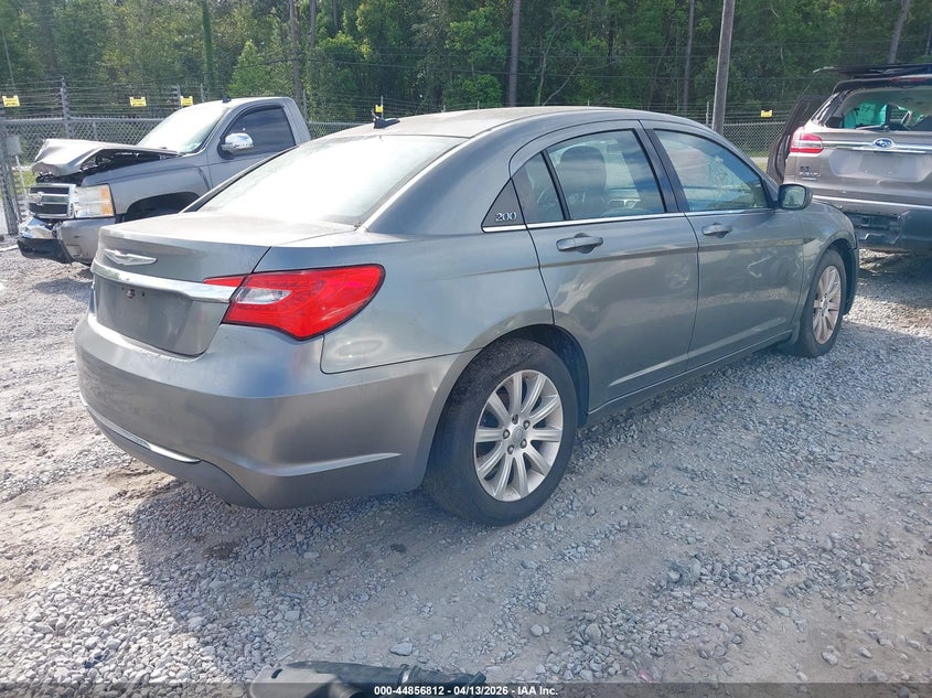 2013 Chrysler 200 Touring
