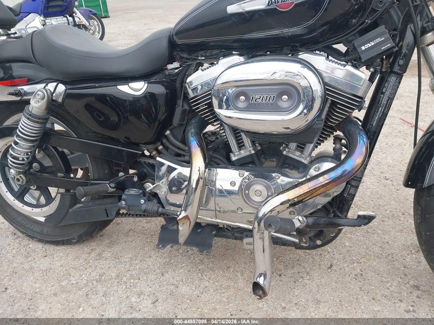 2016 Harley-Davidson Xl1200 C VIN: 1HD1CT31XGC410250 Lot: 44857095