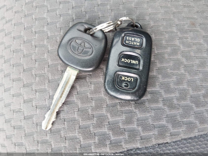 2006 Toyota Matrix VIN: 2T1KR32E26C581394 Lot: 44857136