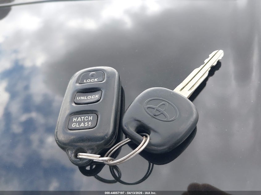 2006 Toyota Matrix Xr VIN: 2T1LR30E86C561822 Lot: 44857197