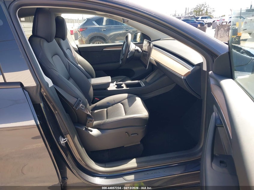 2025 Tesla Model Y Long Range Dual Motor All-Wheel Drive