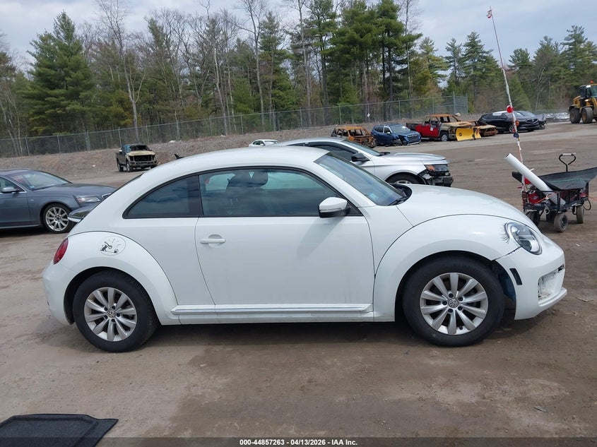 2019 Volkswagen Beetle 2.0T Final Edition Se/2.0T Final Edition Sel/2.0T S VIN: 3VWFD7AT1KM715849 Lot: 44857263