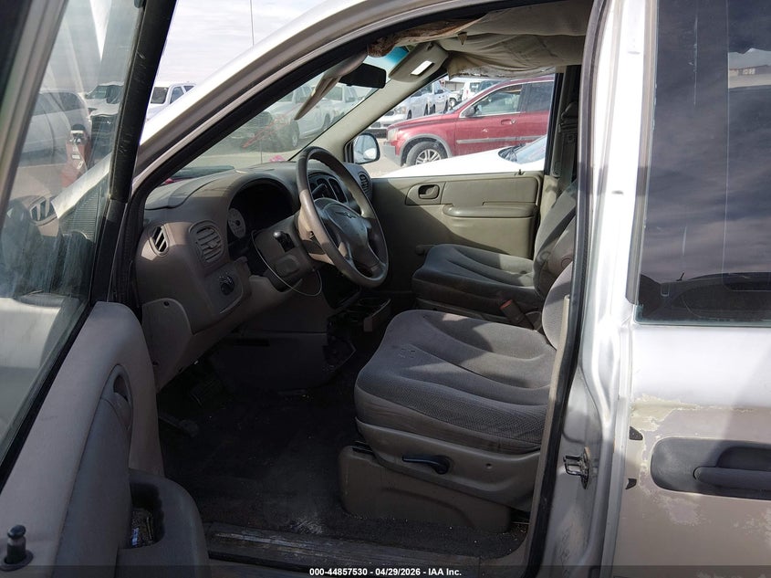 2002 Chrysler Voyager