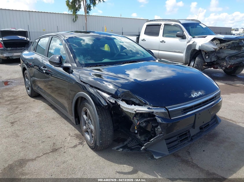 2025 Kia K4 2.0 Lxs black Lot 111044857629 Vin 3KPFT4DE8SE032008