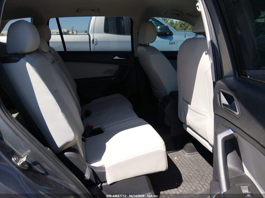 2020 Volkswagen Tiguan 2.0T Se/2.0T Se R-Line Black/2.0T Sel VIN: 3VV3B7AX1LM036536 Lot: 44857712