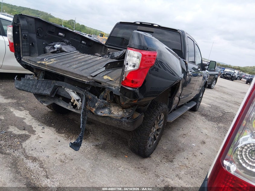 2016 NISSAN TITAN XD auction photo 4