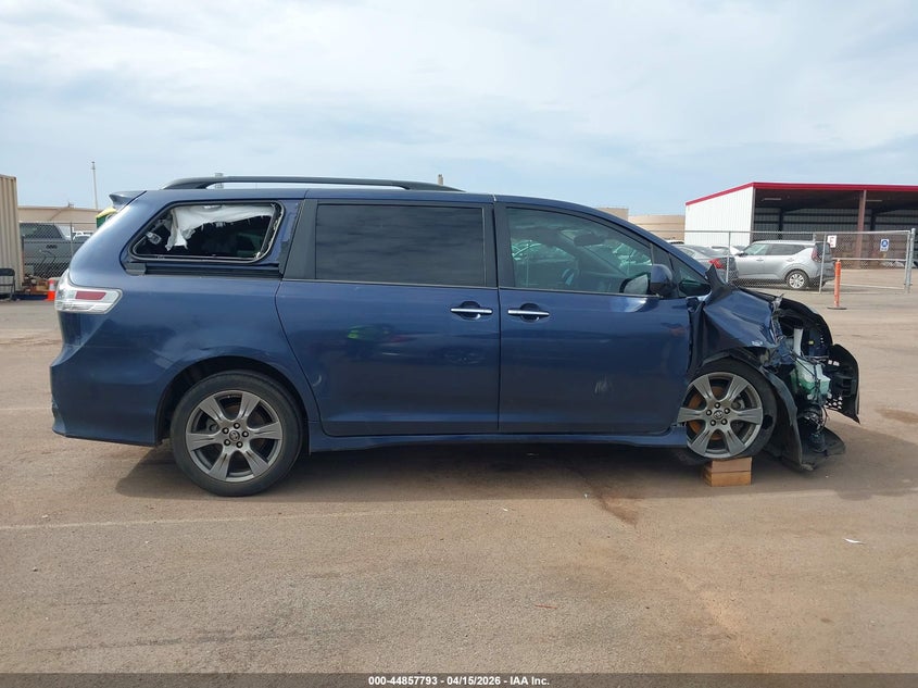 2018 Toyota Sienna Se 8 Passenger/Se Premium 8 Passenger VIN: 5TDXZ3DCXJS945241 Lot: 44857793
