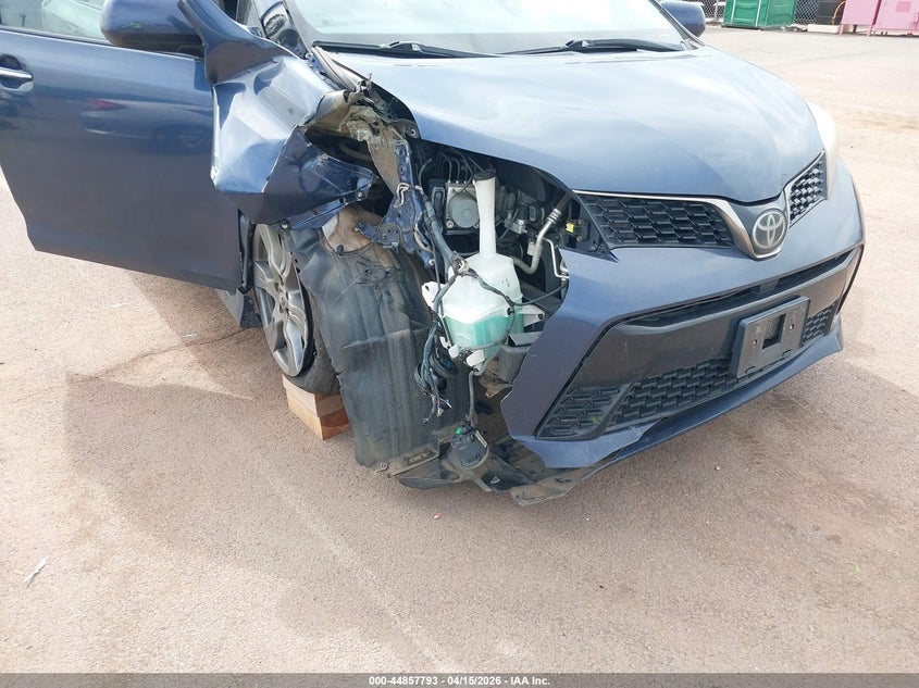 2018 Toyota Sienna Se 8 Passenger/Se Premium 8 Passenger VIN: 5TDXZ3DCXJS945241 Lot: 44857793