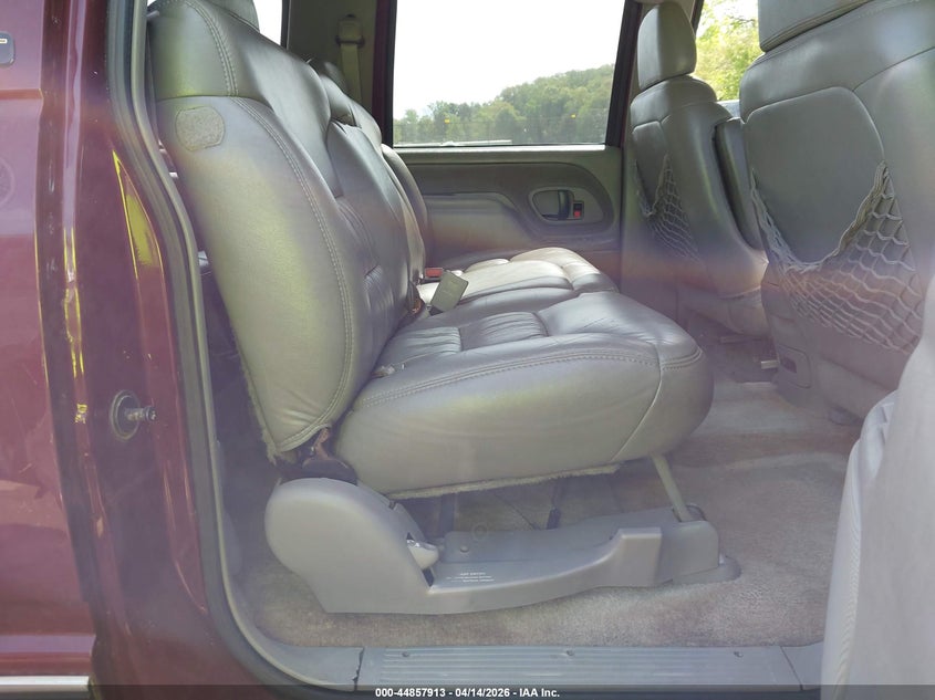 1999 Chevrolet Suburban 1500 Lt VIN: 3GNEC16R7XG187985 Lot: 44857913