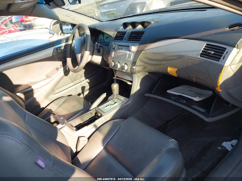 2004 Toyota Camry Solara Se