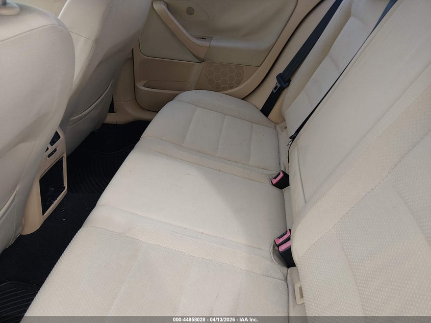 2006 Volkswagen Rabbit 4-Door VIN: WVWCR71K46W197546 Lot: 44858028