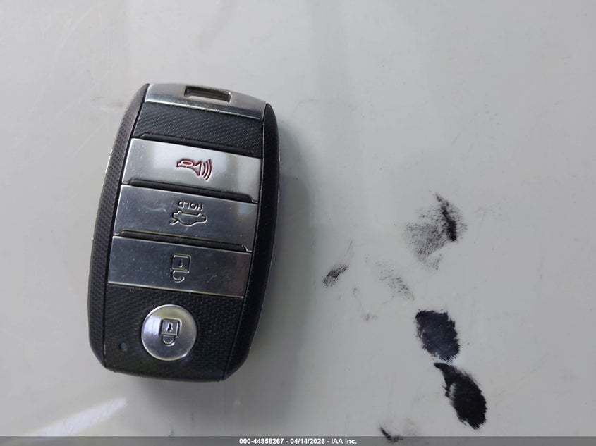 2019 Kia Optima S VIN: 5XXGT4L31KG370779 Lot: 44858267