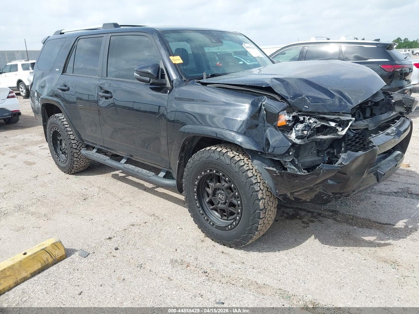 2022 TOYOTA 4RUNNER SR5 PREMIUM