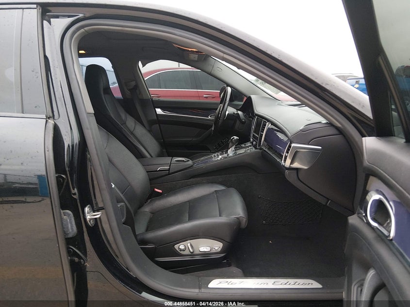 2013 Porsche Panamera 2/4/4 Platinum Edition/Platinum Edition
