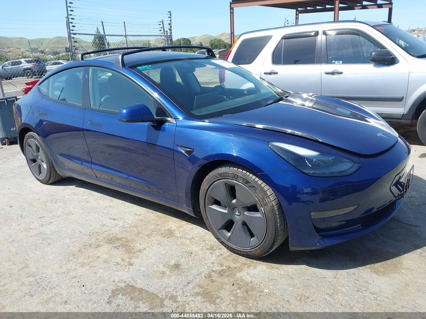 5YJ3E1EB7NF350698 2022 Tesla Model 3 Long Range Dual Motor All-Wheel Drive blue