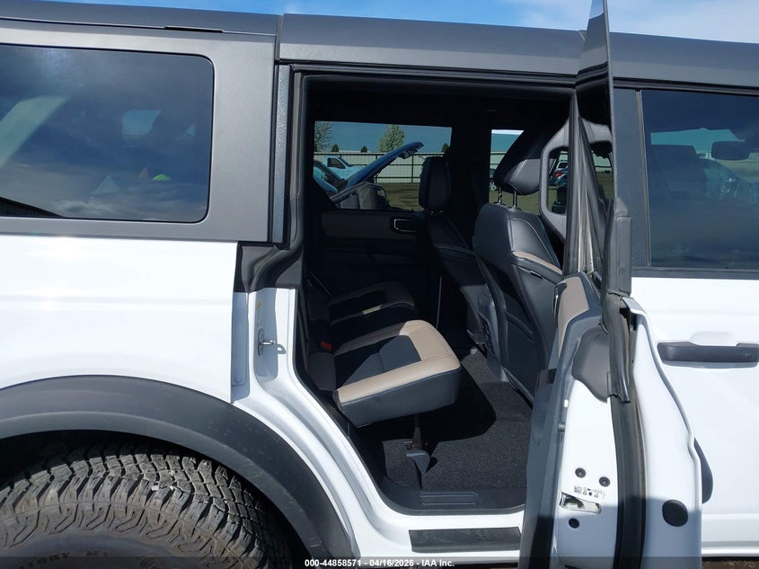 2024 Ford Bronco 2.7 Wildtrak white Lot 111044858571 Vin 1FMEE2BP1RLB15856