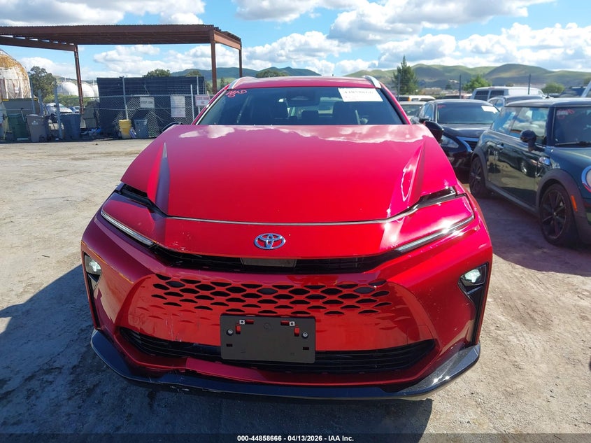 2025 Toyota Crown Signia Xle VIN: JTDACAAJ0S3021182 Lot: 44858666