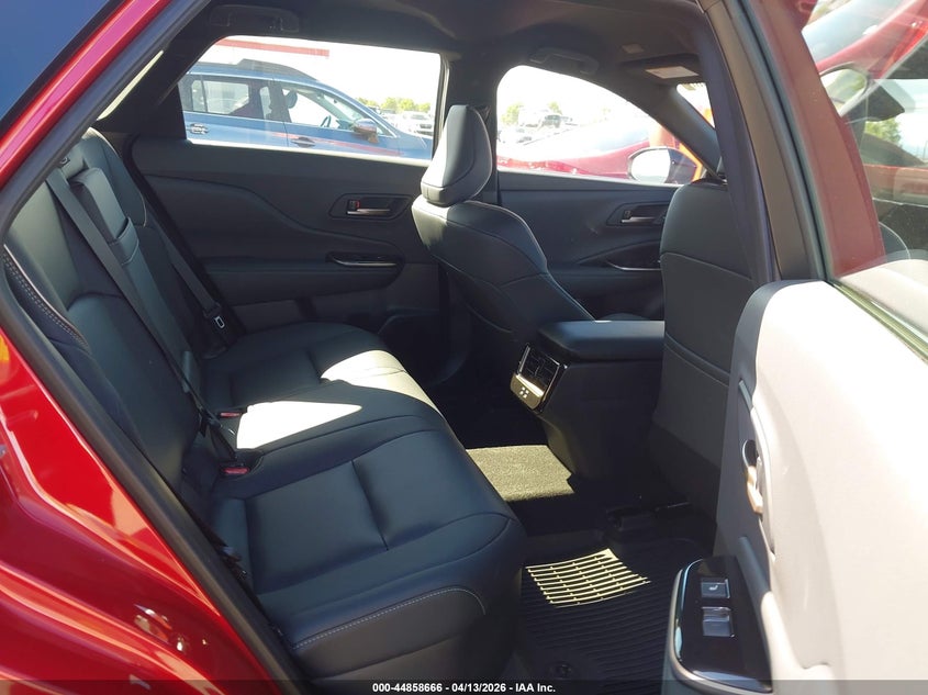 2025 Toyota Crown Signia Xle VIN: JTDACAAJ0S3021182 Lot: 44858666