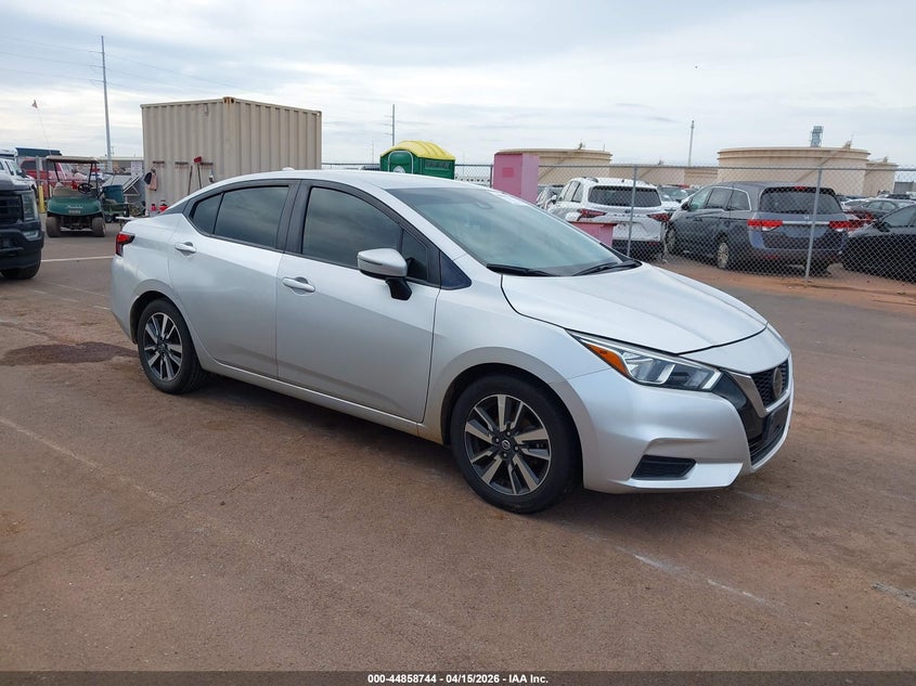 2021 NISSAN VERSA SV XTRONIC CVT
