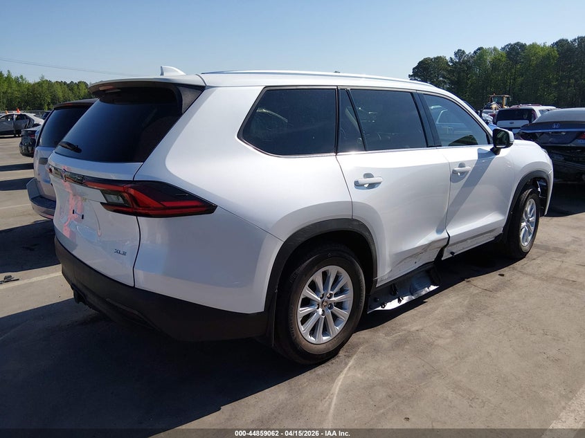 2026 TOYOTA GRAND HIGHLANDER auction photo 4