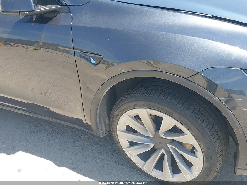 2026 Tesla Model Y All-Wheel Drive/Long Range Launch Series/Premium All-Wheel Drive VIN: 7SAYGDEE0TF541553 Lot: 44859111