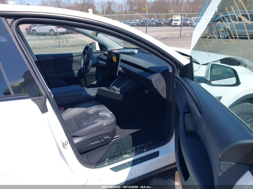 2026 Tesla Model y All-Wheel Drive/Long Range Launch Series/Premium All-Wheel Drive white Lot 111044859157 Vin 7SAYGDEE1TA378554