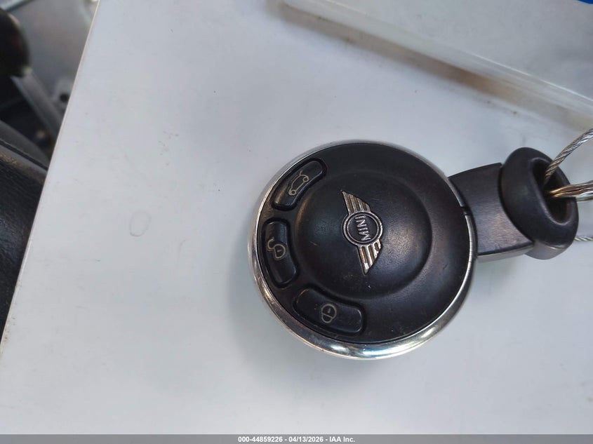 2011 Mini Cooper S VIN: WMWSV3C52BTY10750 Lot: 44859226