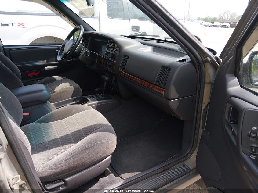 1997 Jeep Grand Cherokee Laredo/Tsi