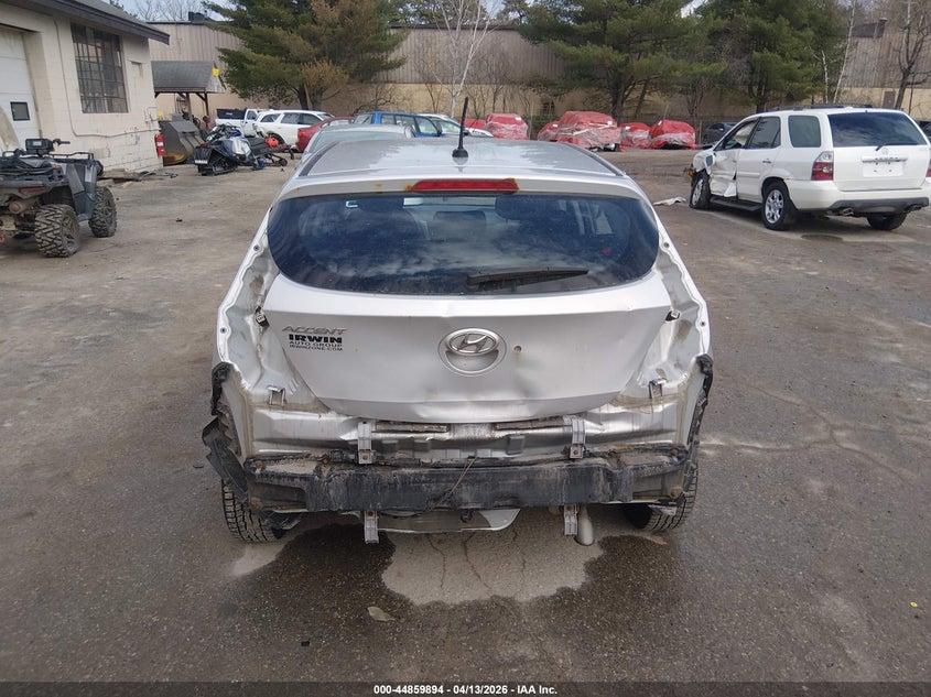 2014 Hyundai Accent 1.6 Gs silver Lot 111044859894 Vin KMHCT5AE4EU173172