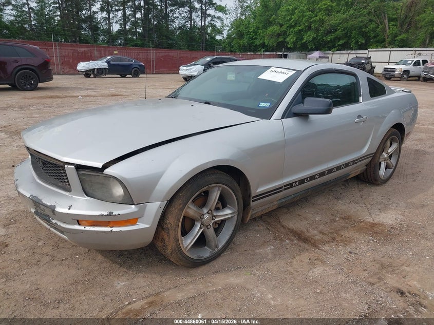 2007 Ford Mustang V6 Deluxe/V6 Premium