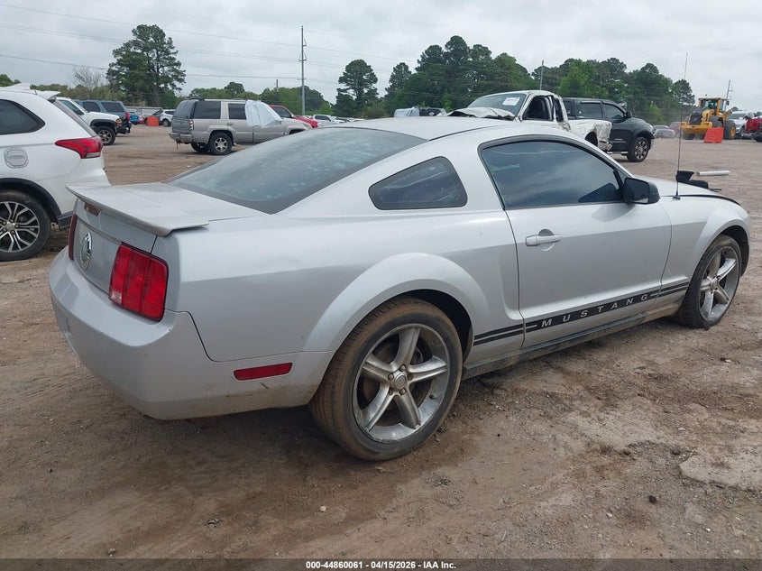 2007 Ford Mustang V6 Deluxe/V6 Premium