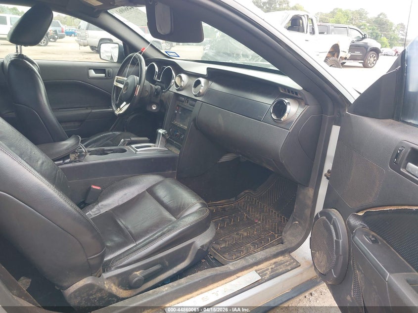 2007 Ford Mustang V6 Deluxe/V6 Premium