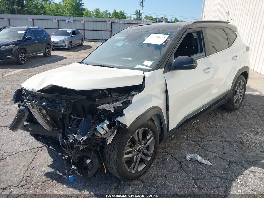2023 Kia Seltos 2.0 white Lot 111044860082 Vin KNDEU2AA4P7414588