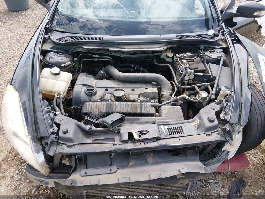 2011 Volvo C70 T5 VIN: YV1672MC0BJ113752 Lot: 44860569